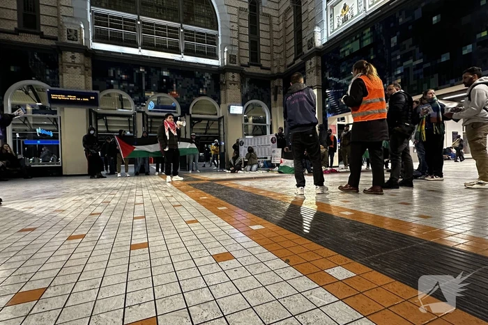 Palestijn verzet in stationshal