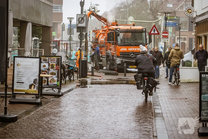 Winkelstraat afgesloten door waterleidingbreuk