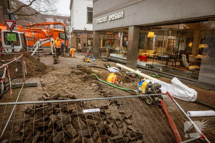 Winkelstraat afgesloten door waterleidingbreuk