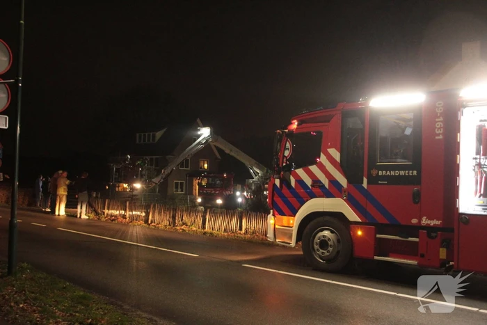Schoorsteenbrand bij woonboerderij