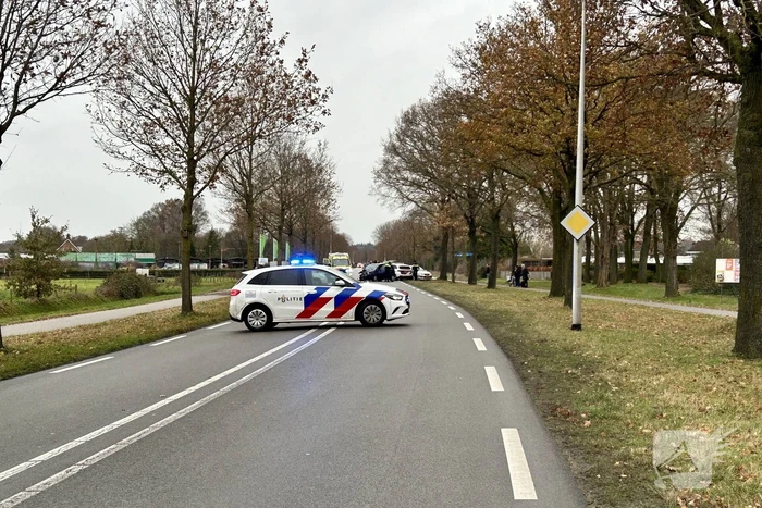 Ravage na frontale botsing tussen drie auto's