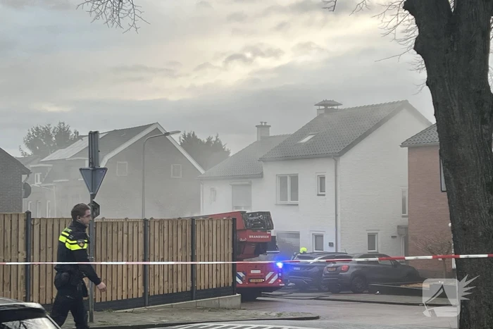 Flinke rookontwikkeling door kelderbrand, twee honden gered
