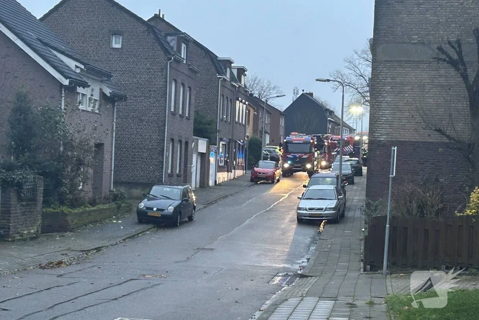 Flinke rookontwikkeling door kelderbrand, twee honden gered