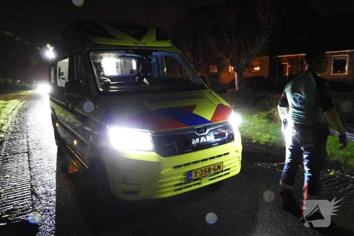 Automobilist belandt op zijn kop in een sloot