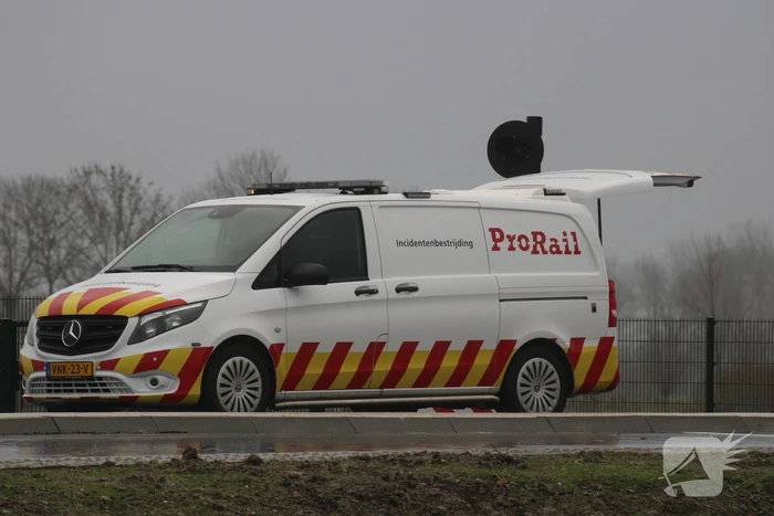 Voetganger overleden bij botsing met trein tijdens oversteken
