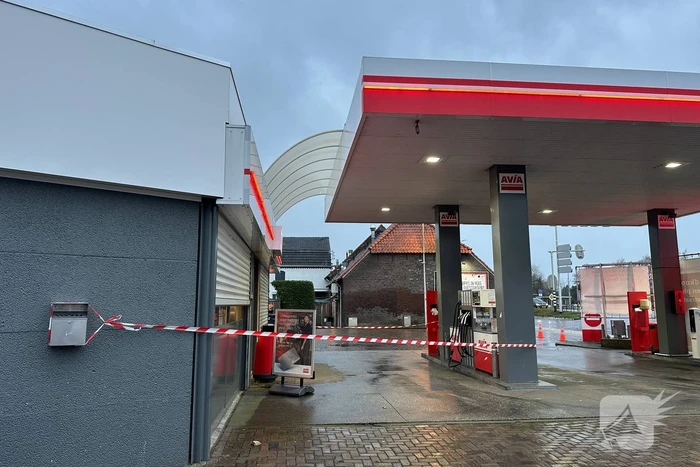 Veel schade bij inbraak in tankstation