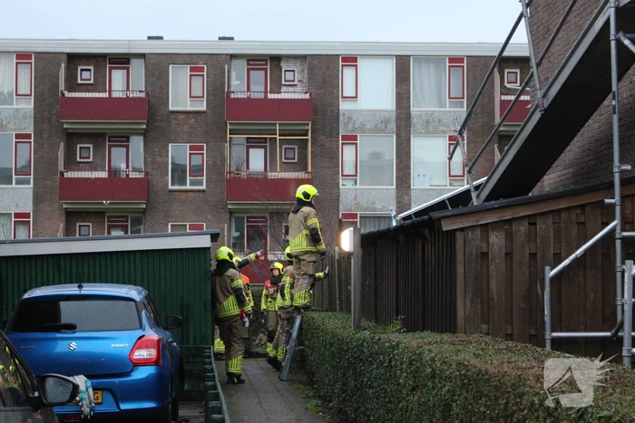 Zeven woningen ontruimd nadat steiger instort door wind