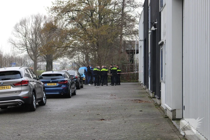 Brandweer verricht metingen in pand