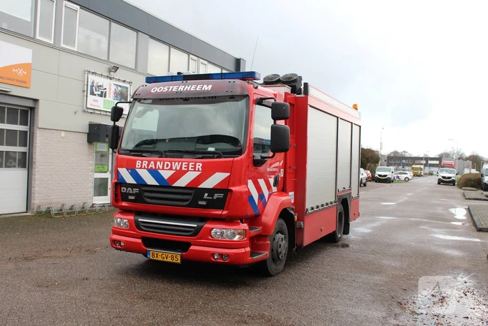 Brandweer verricht metingen in pand