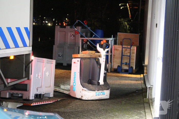 Brandweer verricht metingen in pand