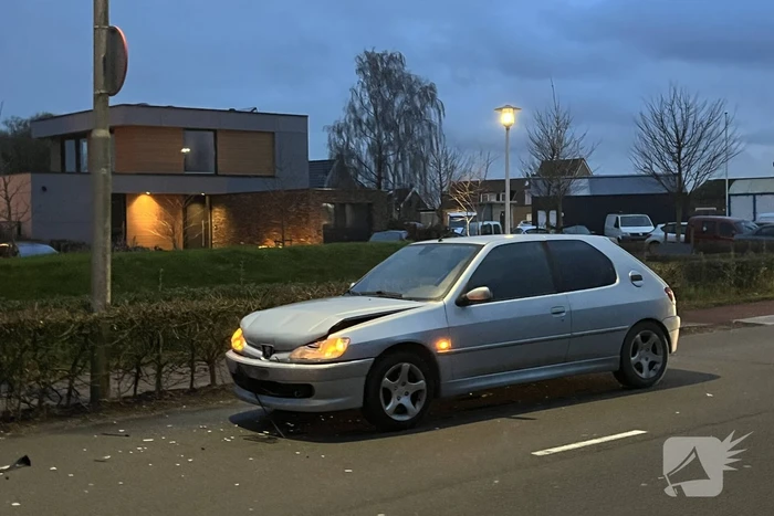 Twee auto's beschadigd bij ongeval