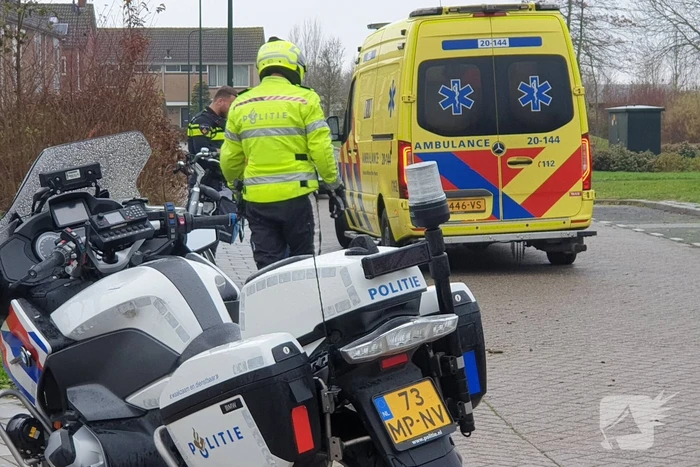 Fietsster loopt hoofdwond op na val tegen stoeprand