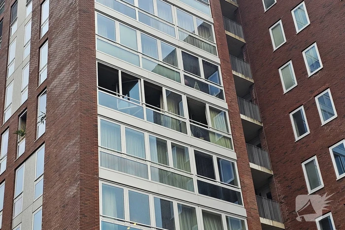 Brandweer blust keukenbrand in appartementencomplex