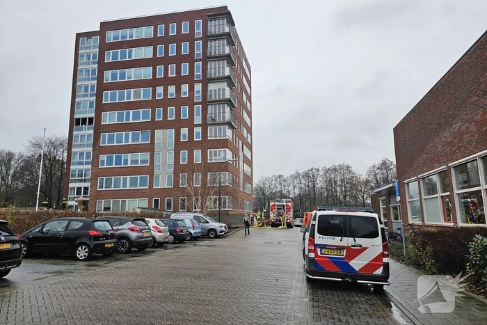Brandweer blust keukenbrand in appartementencomplex