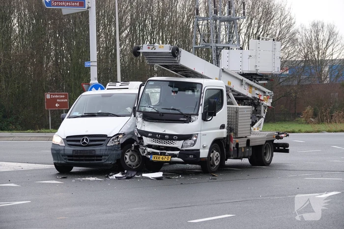 Flinke schade bij ongeval op kruising