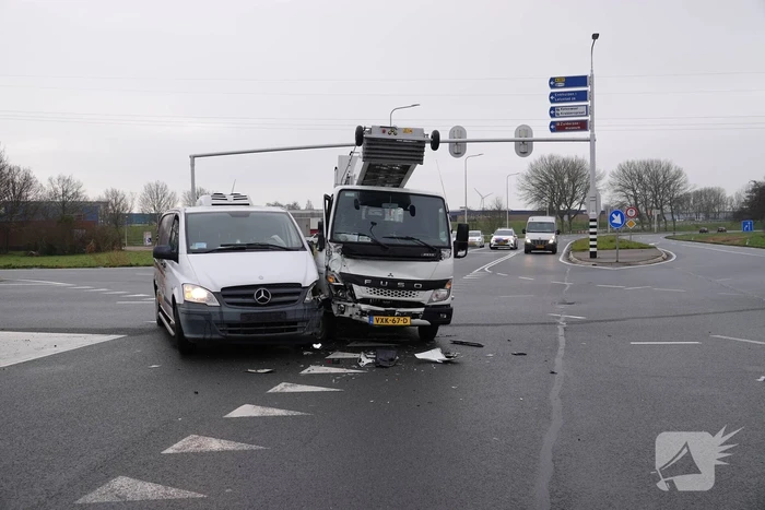 Flinke schade bij ongeval op kruising
