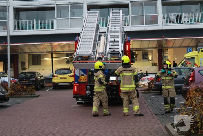 Persoon afgehesen na val van balkon
