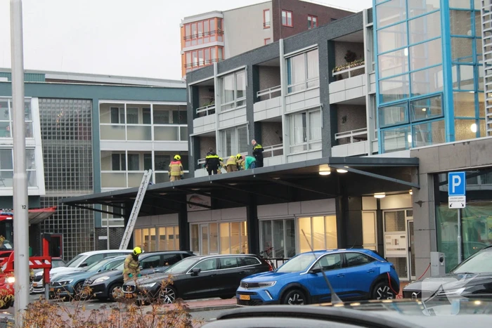Persoon afgehesen na val van balkon
