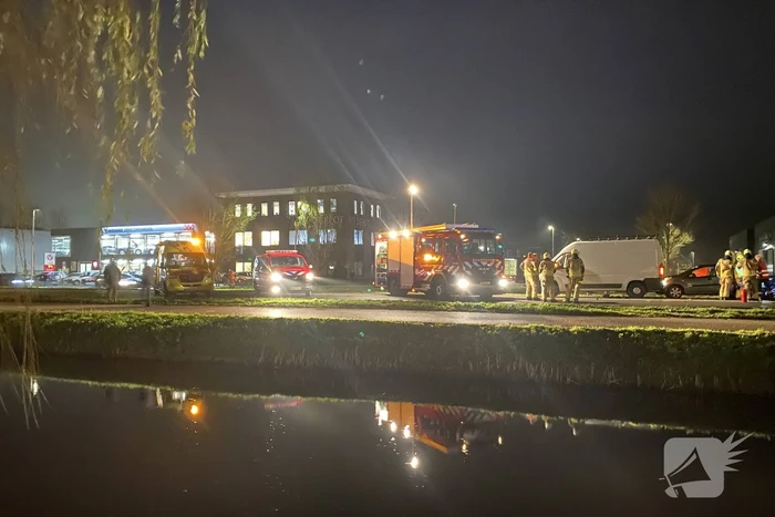 Kop-staartbotsing tussen drie voertuigen