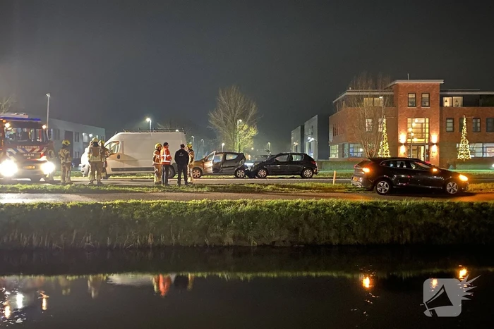 Kop-staartbotsing tussen drie voertuigen