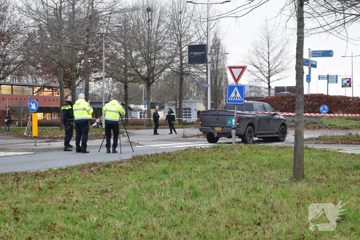 Scooterrijder zwaargewond bij aanrijding met pick-up truck