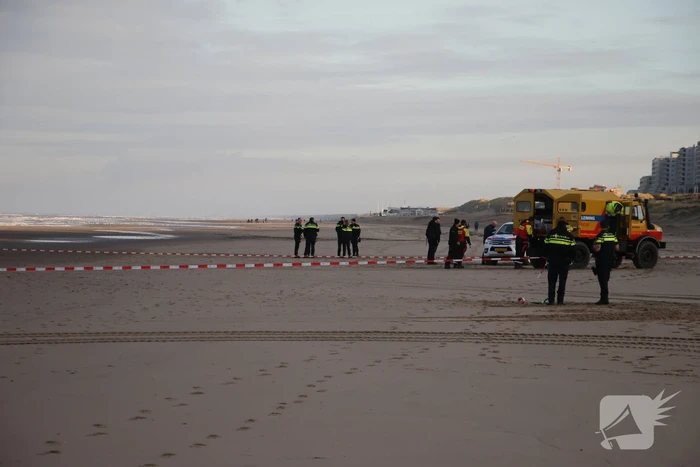Levenloos lichaam aangetroffen op strand