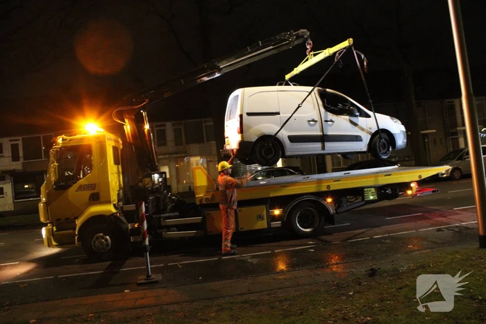 Onderzoek naar brandstichting in bestelbus