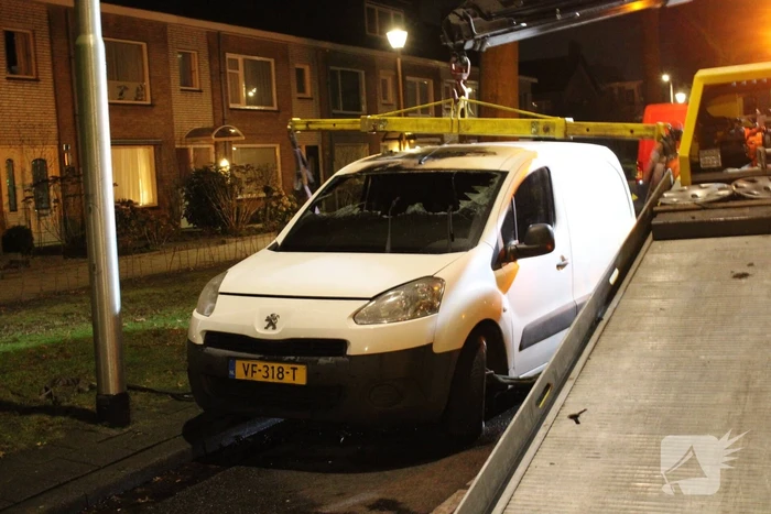 Onderzoek naar brandstichting in bestelbus