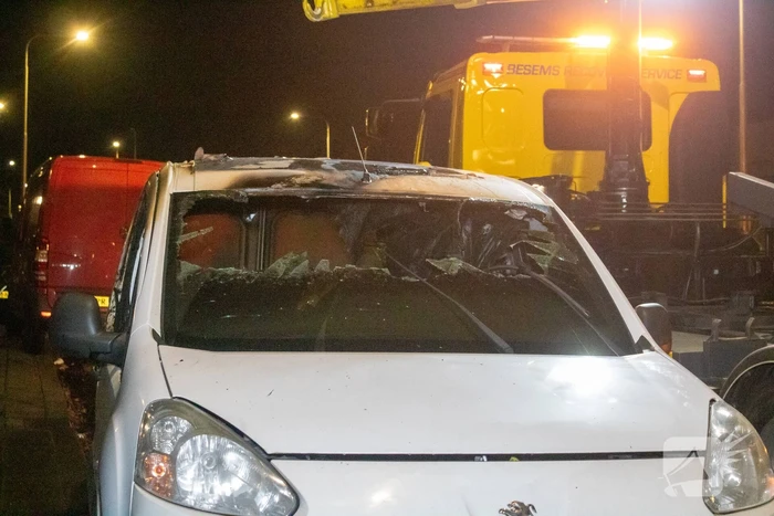 Onderzoek naar brandstichting in bestelbus