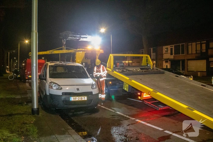 Onderzoek naar brandstichting in bestelbus