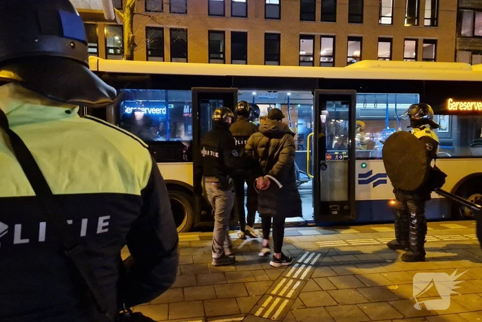 Ruim 100 voetbalsupporters aangehouden