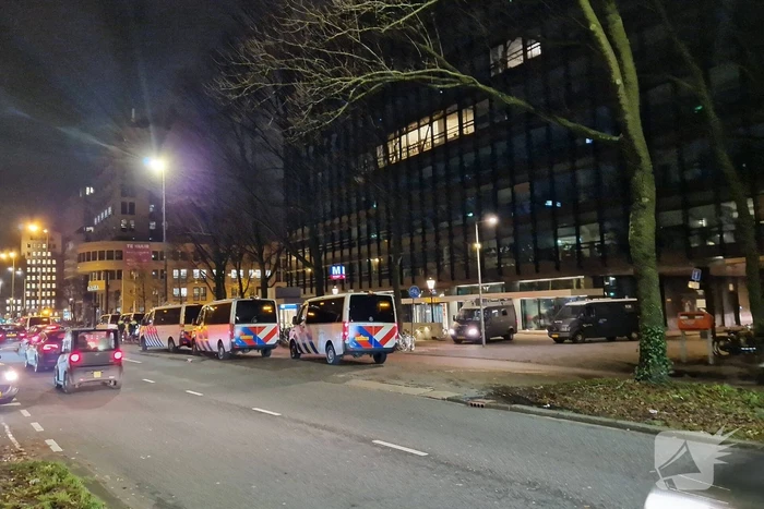 Ruim 100 voetbalsupporters aangehouden