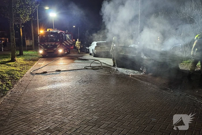 Voertuig beschadigd bij brand