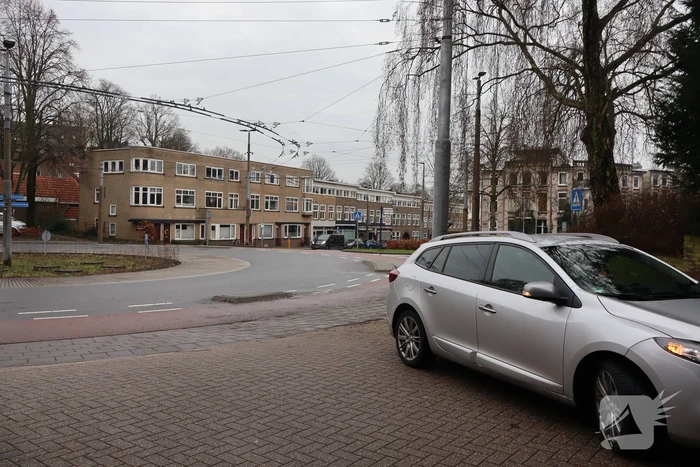 Schade bij ongeval tussen automobilist en scooterrijder