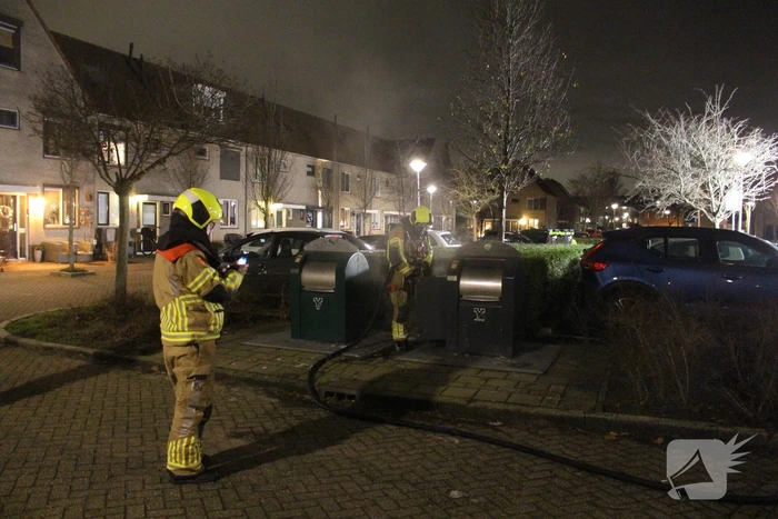 Brand in ondergrondse vuilcontainer