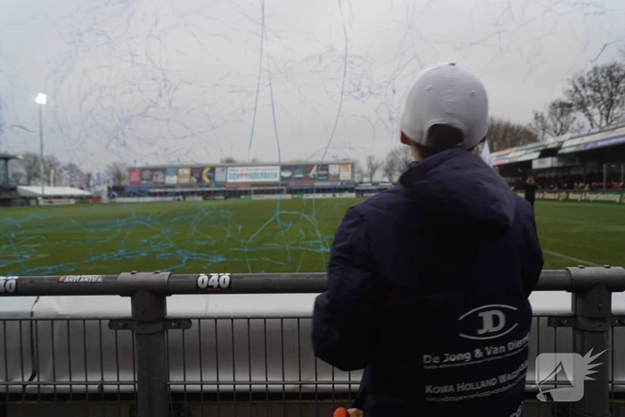 Groot aantal jeugdleden juichen luid voor SV Spakenburg