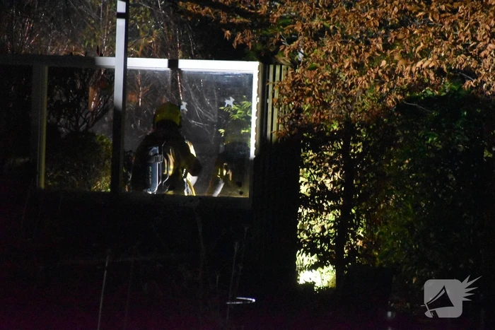 Containerhok verwoest door brand