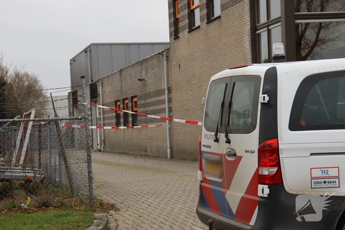 Groot politie onderzoek bij werkadres vermiste man