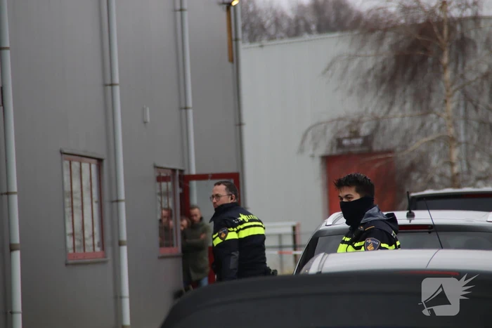 Groot politie onderzoek bij werkadres vermiste man