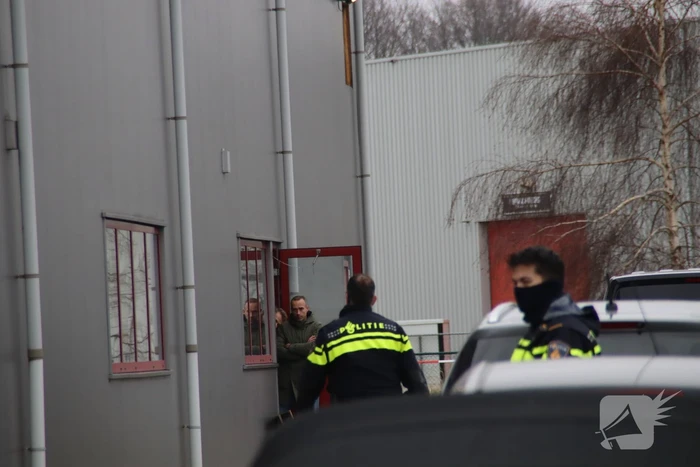 Groot politie onderzoek bij werkadres vermiste man