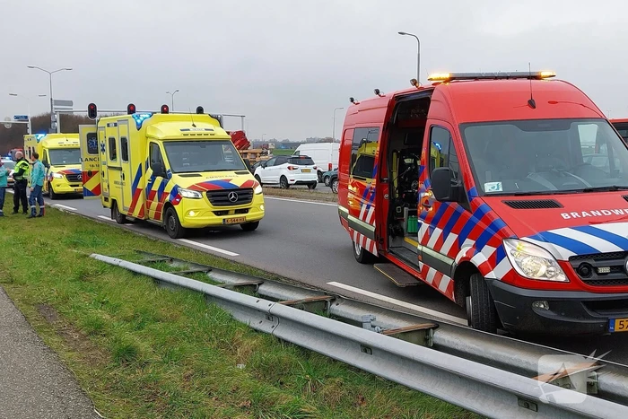 Voertuig te water veel hulpdiensten ingezet