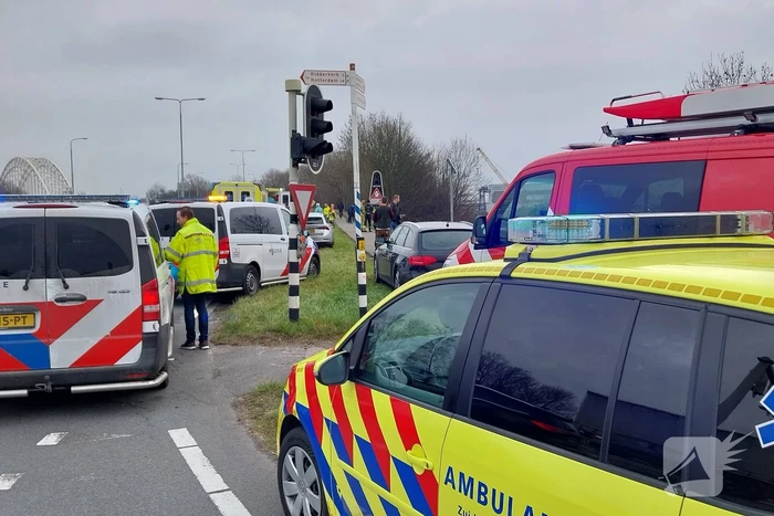 Voertuig te water veel hulpdiensten ingezet