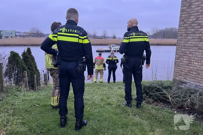 Boot stuurloos geraakt tijdens het varen