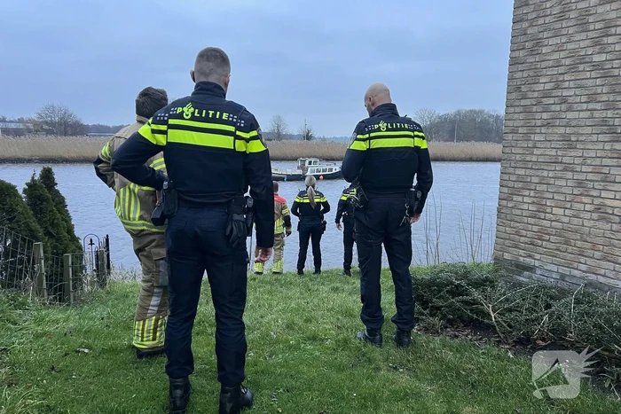 Boot stuurloos geraakt tijdens het varen