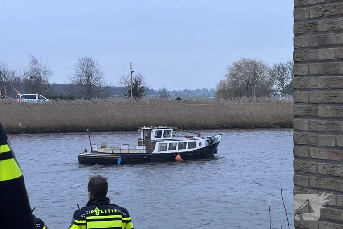 Boot stuurloos geraakt tijdens het varen