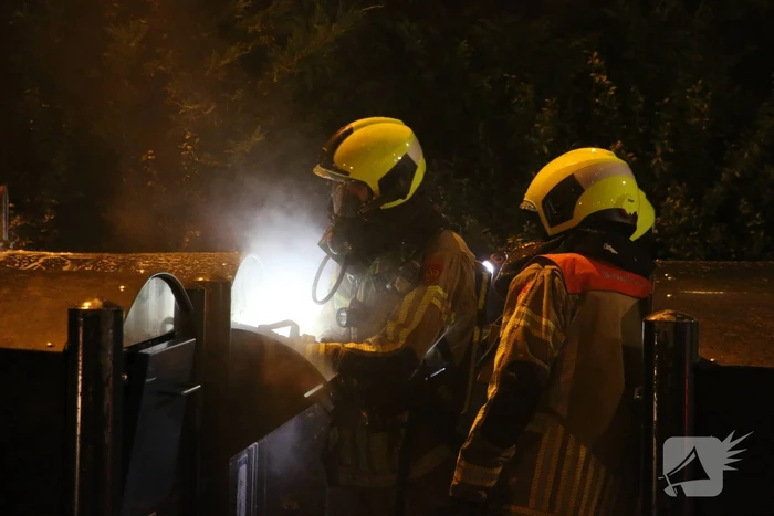 Papiercontainer in brand