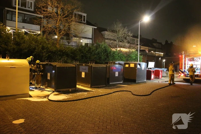 Papiercontainer in brand