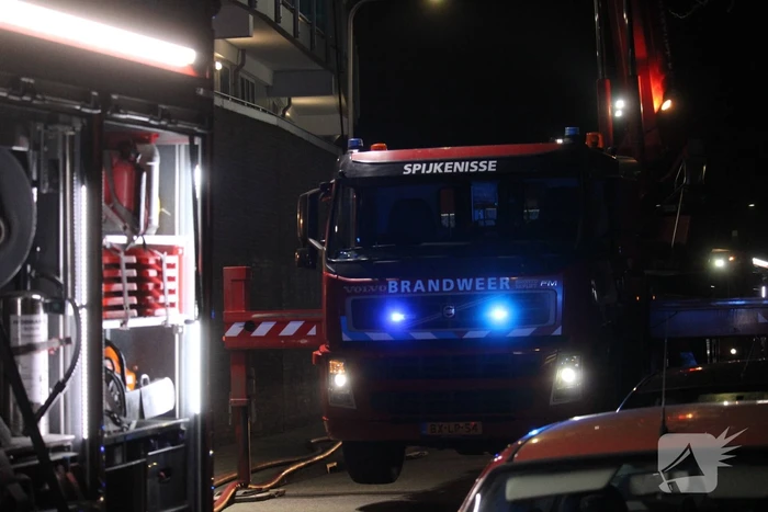 Grote brand op balkon van appartement