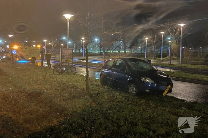 Fietser geschept door automobilist bij oversteken