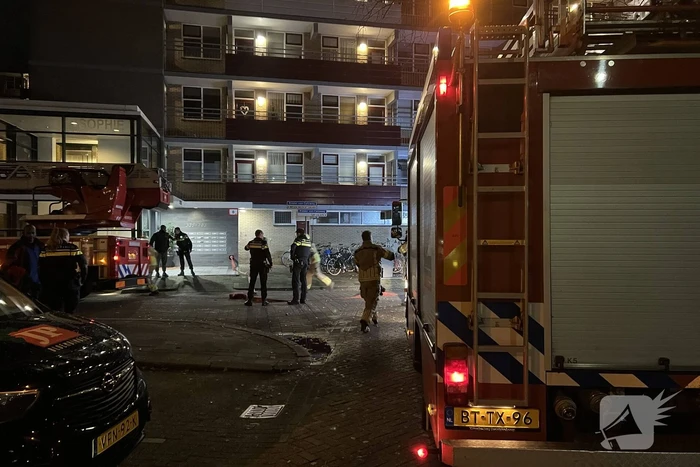Veel rookontwikkeling bij grote brand in flatwoning